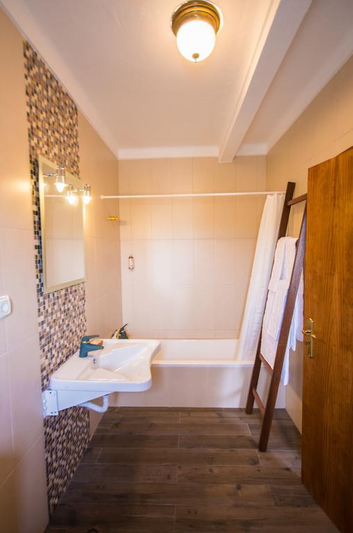 Oliveira Country House Figueira e Barros Bilik gambar